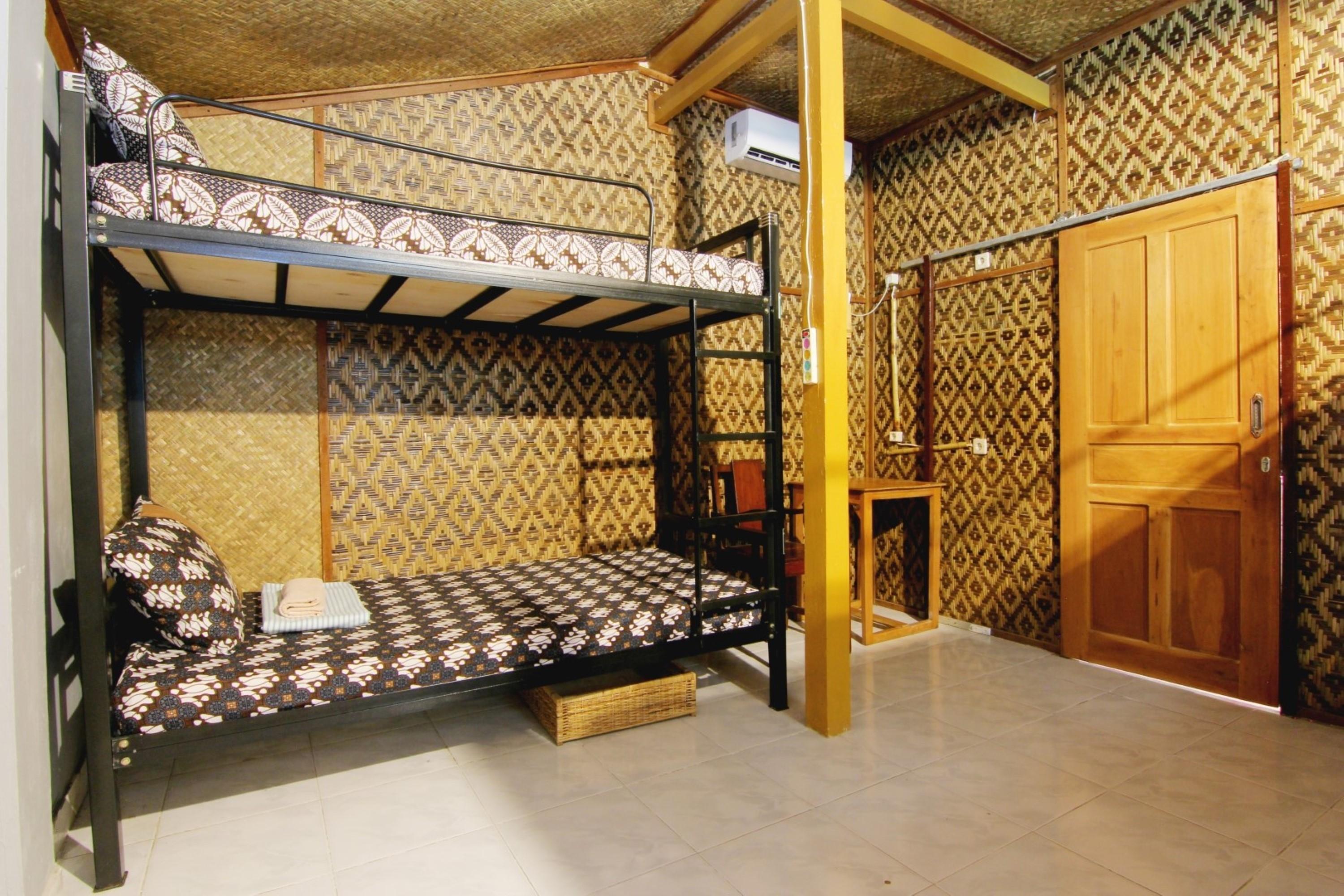 Bilik Bamboo Hostel Jogjakarta Buitenkant foto