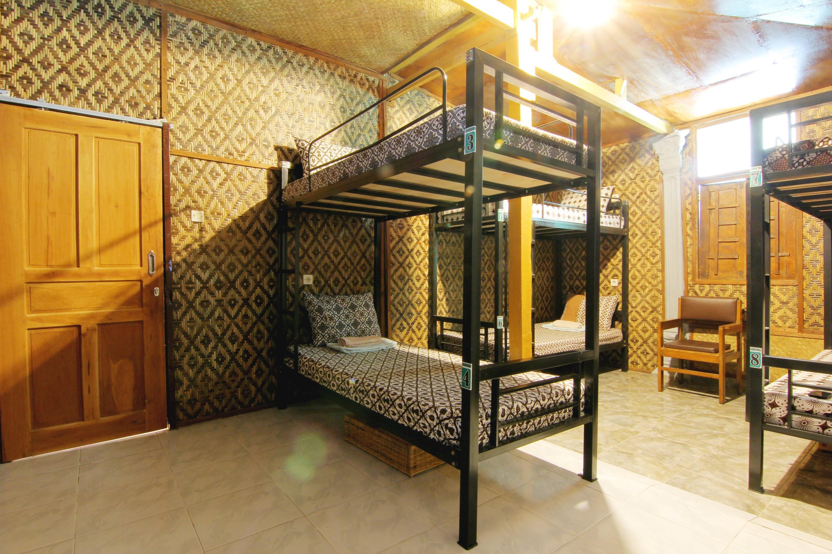 Bilik Bamboo Hostel Jogjakarta Buitenkant foto