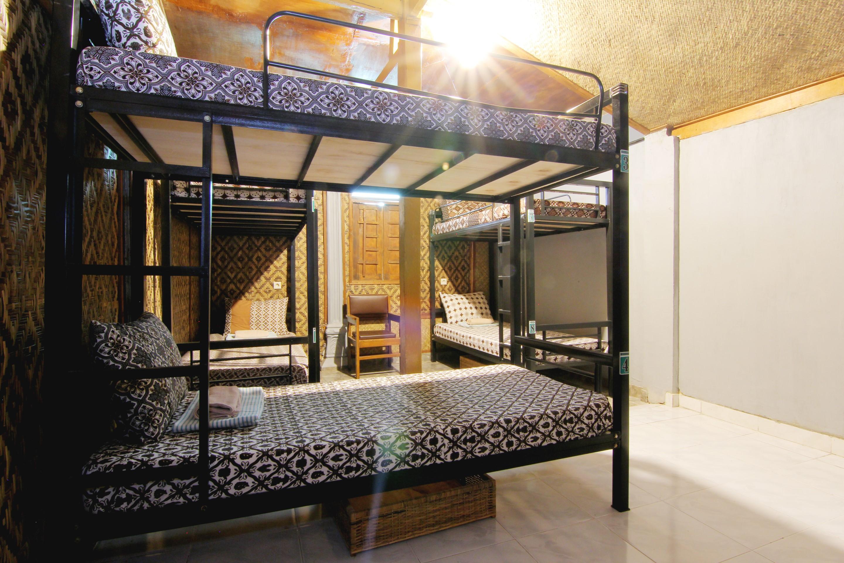 Bilik Bamboo Hostel Yogyakarta Buitenkant foto