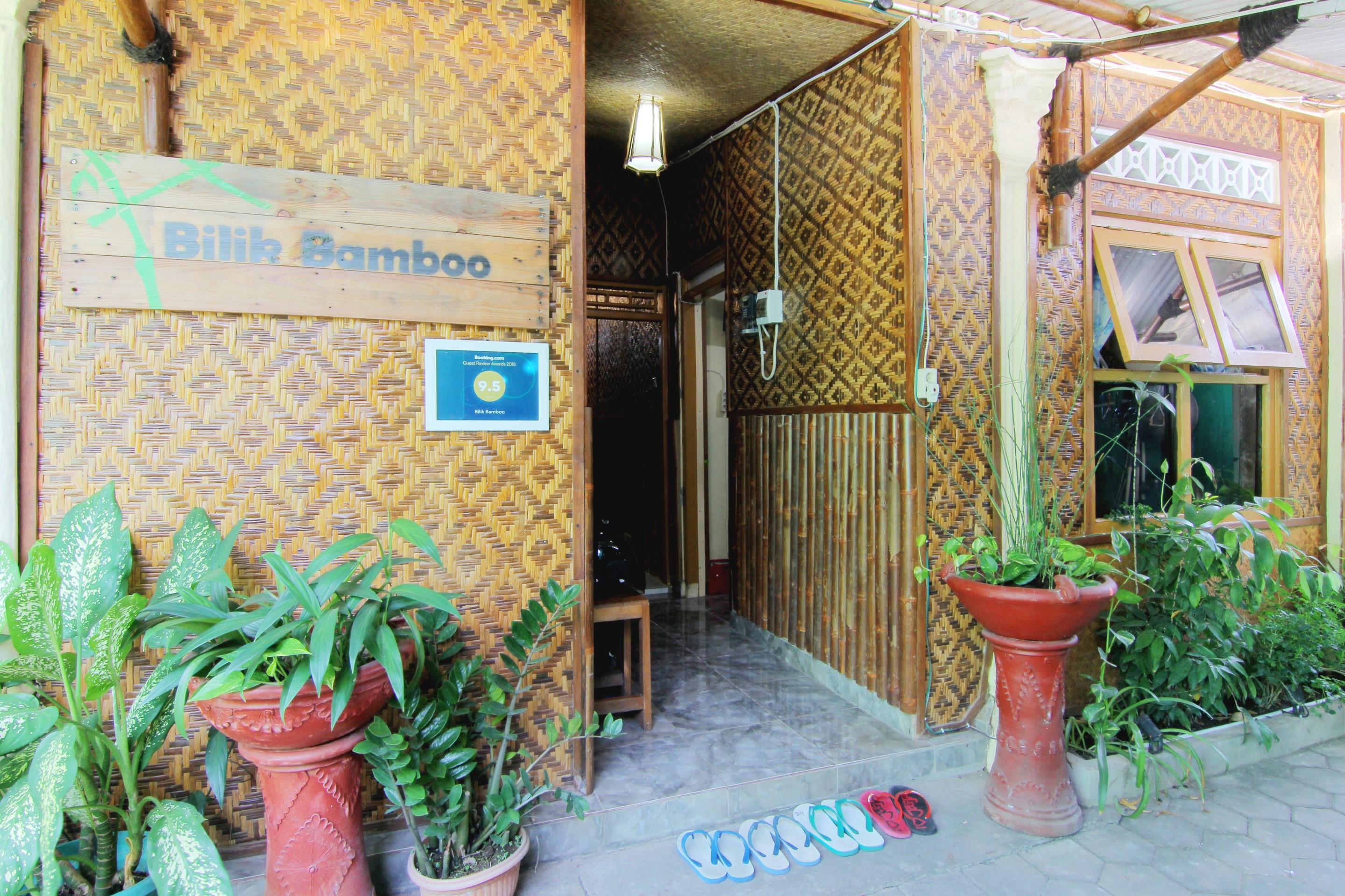 Bilik Bamboo Hostel Jogjakarta Buitenkant foto