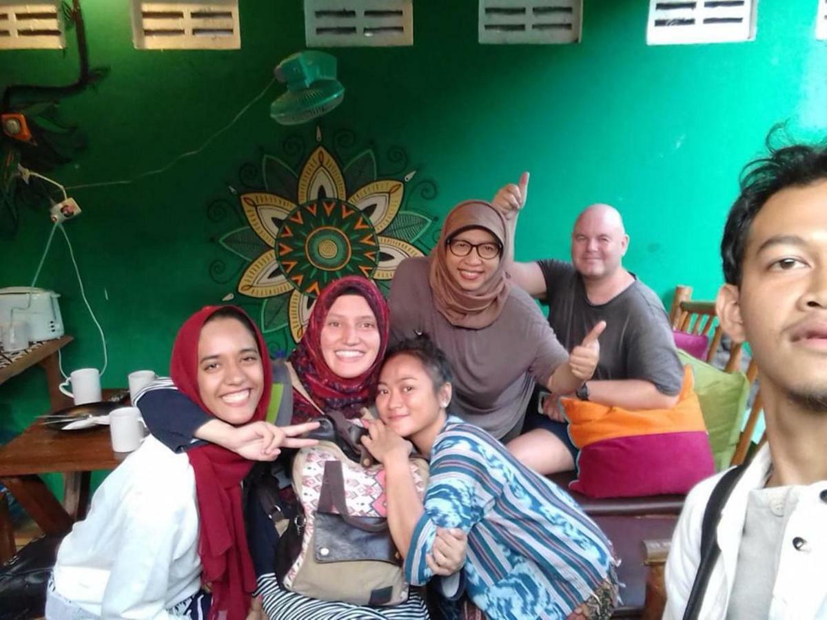 Bilik Bamboo Hostel Jogjakarta Buitenkant foto